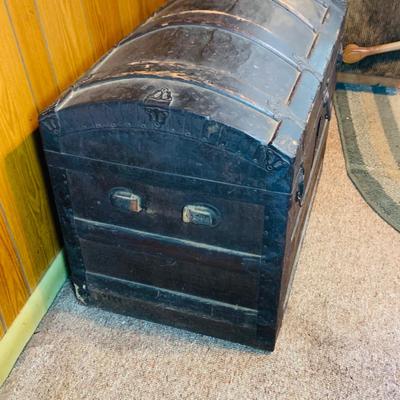 LOT 49: Vintage/Antique Camelback Steamer Trunk