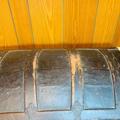 LOT 49: Vintage/Antique Camelback Steamer Trunk