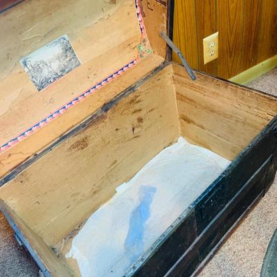 LOT 49: Vintage/Antique Camelback Steamer Trunk
