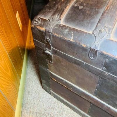 LOT 49: Vintage/Antique Camelback Steamer Trunk