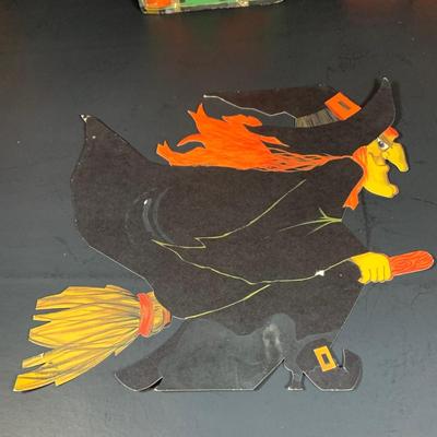 LOT 52: Vintage Assortment Paper Halloween Decorations