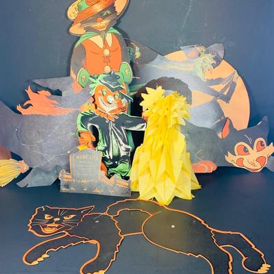 LOT 52: Vintage Assortment Paper Halloween Decorations