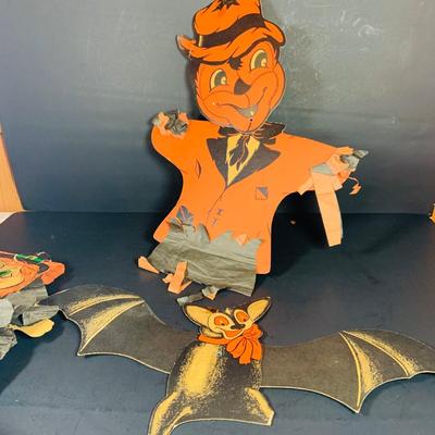 LOT 54: Large Assortment of Vintage Paper Halloween Decorations