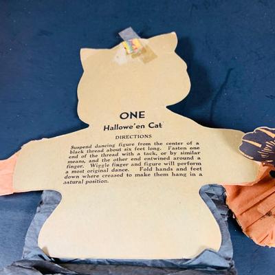LOT 54: Large Assortment of Vintage Paper Halloween Decorations