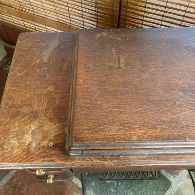 LOT 55: Vintage Singer Sewing Machine