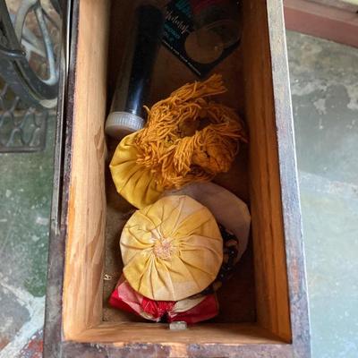 LOT 55: Vintage Singer Sewing Machine