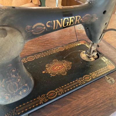 LOT 55: Vintage Singer Sewing Machine