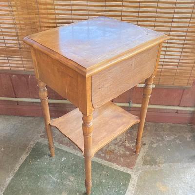 LOT 57: Vintage Kling Wooden Side Table with PRR Locomotive Lamp