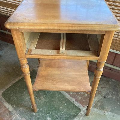 LOT 57: Vintage Kling Wooden Side Table with PRR Locomotive Lamp