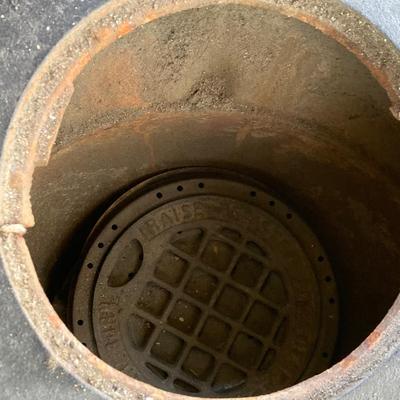 LOT 60: Vintage / Antique Cast Iron No 200 FATSO Wood Burning Stove (King Stove & Range Co)