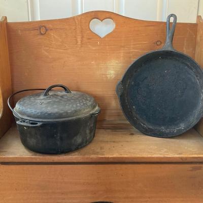 LOT 71: Vintage Cast Iron Dutch Oven 8 with Handle and Skillet / Frying Pan