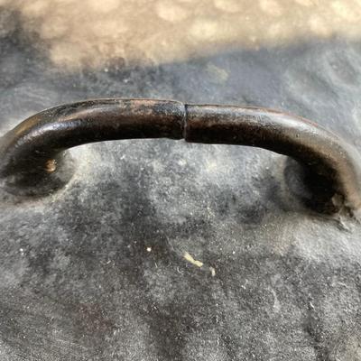 LOT 71: Vintage Cast Iron Dutch Oven 8 with Handle and Skillet / Frying Pan