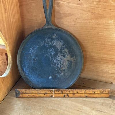 LOT 72: Vintage Cast Iron Cookware - Skillets (Griswold 3 Included) and Griddle 7 / Flat Pan