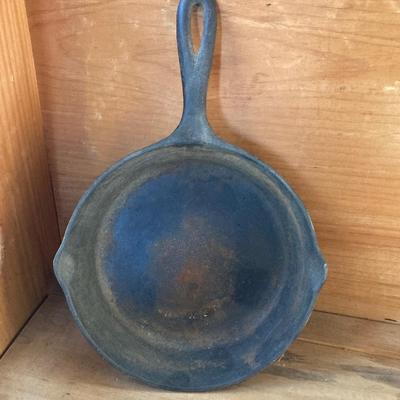 LOT 72: Vintage Cast Iron Cookware - Skillets (Griswold 3 Included) and Griddle 7 / Flat Pan