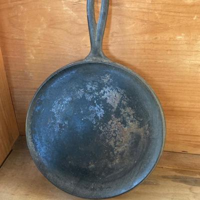 LOT 72: Vintage Cast Iron Cookware - Skillets (Griswold 3 Included) and Griddle 7 / Flat Pan