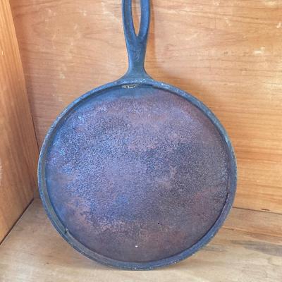LOT 72: Vintage Cast Iron Cookware - Skillets (Griswold 3 Included) and Griddle 7 / Flat Pan