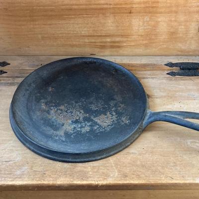 LOT 72: Vintage Cast Iron Cookware - Skillets (Griswold 3 Included) and Griddle 7 / Flat Pan