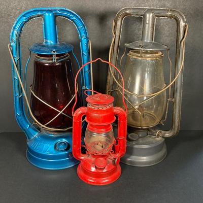 LOT 79: Three Vintage Oil Lanterns - 2 Dietz and 1 Sun Brand