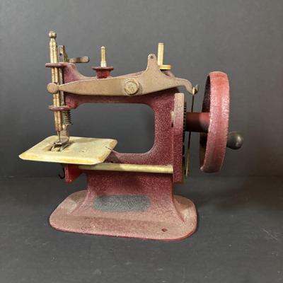 LOT 86: Vintage Toy Sewing Maching
