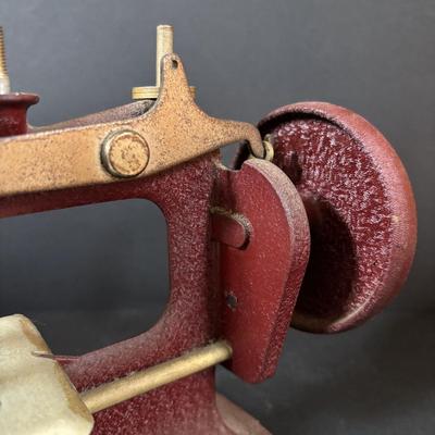 LOT 86: Vintage Toy Sewing Maching