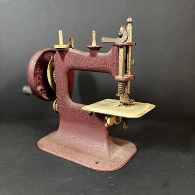 LOT 86: Vintage Toy Sewing Maching