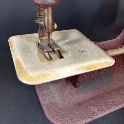 LOT 86: Vintage Toy Sewing Maching