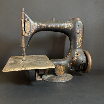 LOT 87: Vintage Singer Sewing Machine, Button & Souvenir Rocking Chair Pin Cushion