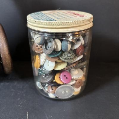 LOT 87: Vintage Singer Sewing Machine, Button & Souvenir Rocking Chair Pin Cushion