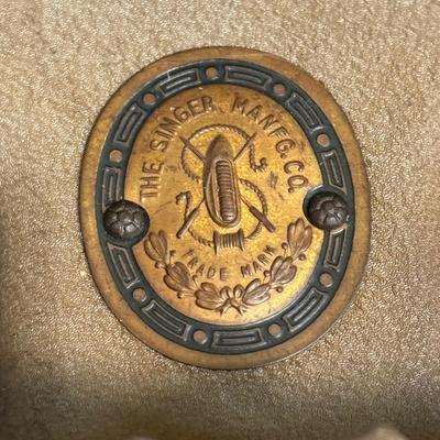 LOT 89: Vintage Singer Sewhandy Toy Sewing Machine & Sewing Notions