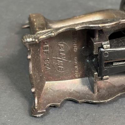 LOT 89: Vintage Singer Sewhandy Toy Sewing Machine & Sewing Notions