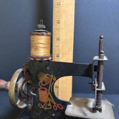 LOT 92: Vintage Casige Childrens Toy Sewing Machine, Germany
