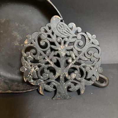 LOT 99: Unmarked Cast Iron Skillet, Zwilling Steak Knife Set, Trivets & Flint Stainless Steel Hanging Kitchen Utensil Set