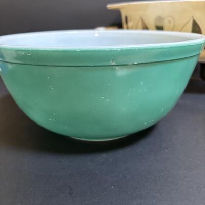 LOT 103: Pyrex Collection: Hamilton Beach White Mixing Bowl, Golden Hearts Casserole w/Warming Cradle, Early American Casserole Dish...