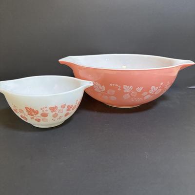 LOT 104 Pyrex Cinderella Mixing Bowls - Gooseberry