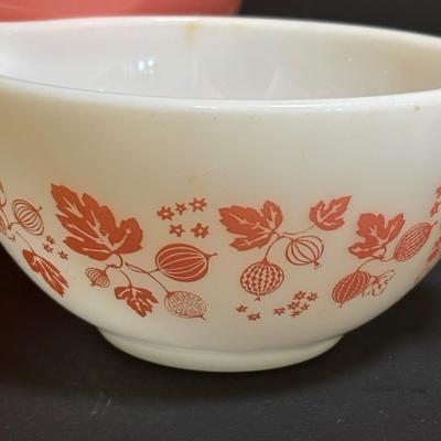 LOT 104 Pyrex Cinderella Mixing Bowls - Gooseberry