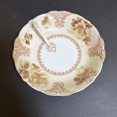 LOT 106: Antique Porcelain OHME Hermann Old Ivory Silesia Germany China, Octagonal Teapot by Gibbons of England, Electric Teapot, Bavaria...