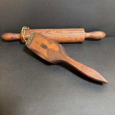 LOT 108: Antique Primitive Wooden Kitchen Tool: Shredder/Slicers, Rolling Pin, Juicer