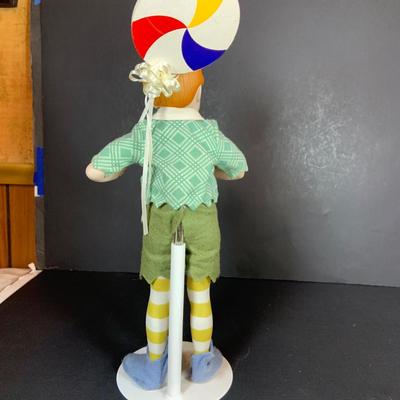 LOT 113: Collection of Wizard of Oz Franklin Heirloom Hand Painted Porcelain Dolls -Wicked Witch of the West, Glinda, Lollipop Boy and...