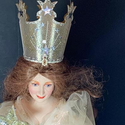 LOT 113: Collection of Wizard of Oz Franklin Heirloom Hand Painted Porcelain Dolls -Wicked Witch of the West, Glinda, Lollipop Boy and...