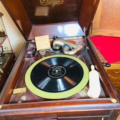 LOT 127: Victor Talking Machine - Victrola Model VV - XA- 356123 with Needle Cup, Crank, Stylus and Lots of 78 Vinyl Reords