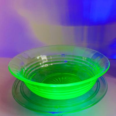 LOT128: Vintage Green Uranium Glass Bowl and Etched Cake Plate