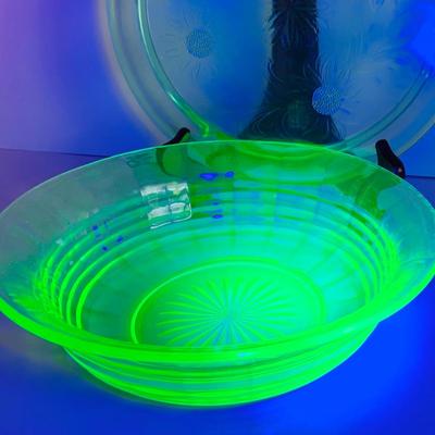LOT128: Vintage Green Uranium Glass Bowl and Etched Cake Plate