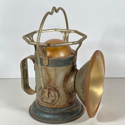 LOT 137: Vintage Delta Powerlite by Delta Electric Company and Dietz Little Wizard Oil Lantern