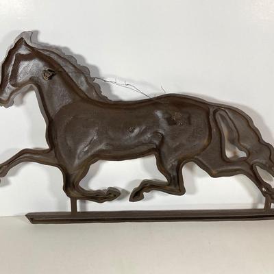 LOT 140: Vintage Syroco Inc Plastic Hanging Horse, Small Wood / Metal Wagon Wheel and Primitive Ice Tpmgs