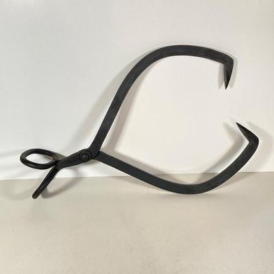 LOT 140: Vintage Syroco Inc Plastic Hanging Horse, Small Wood / Metal Wagon Wheel and Primitive Ice Tpmgs