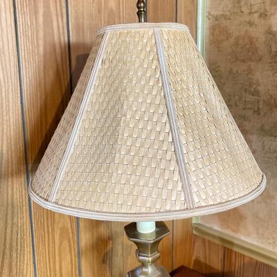 LOT 141: Vintage Bradford Highland S-9 Mantle Clock and Brass Table Lamp