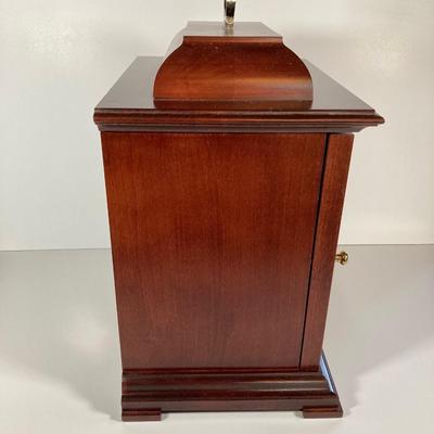 LOT 141: Vintage Bradford Highland S-9 Mantle Clock and Brass Table Lamp