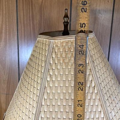 LOT 141: Vintage Bradford Highland S-9 Mantle Clock and Brass Table Lamp