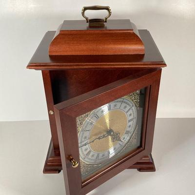 LOT 141: Vintage Bradford Highland S-9 Mantle Clock and Brass Table Lamp