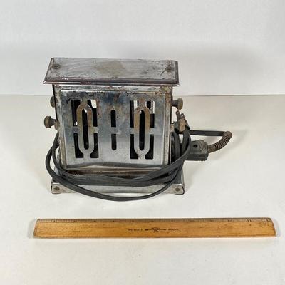 LOT 142: Antique / Vintage Toasters - Electric and Camping